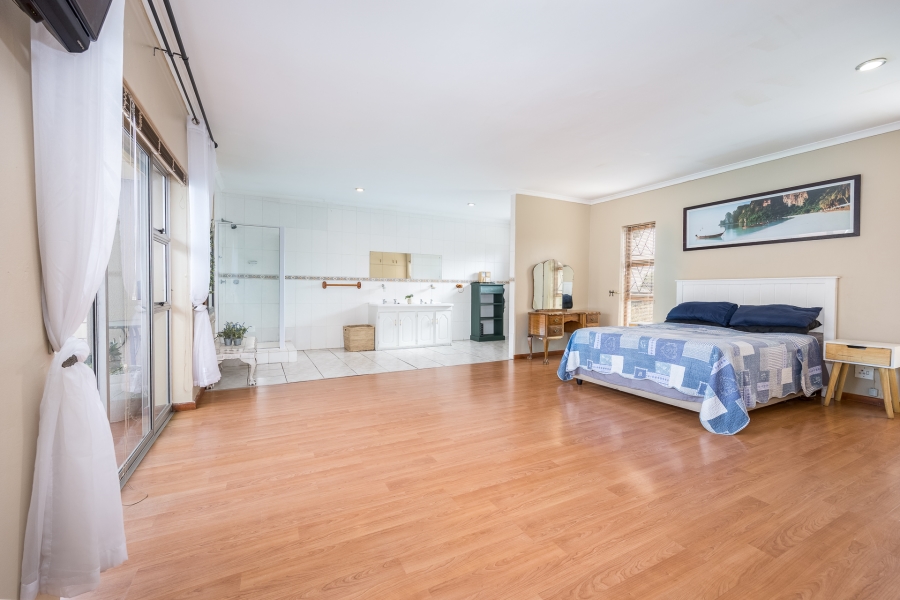 6 Bedroom Property for Sale in Elim Western Cape